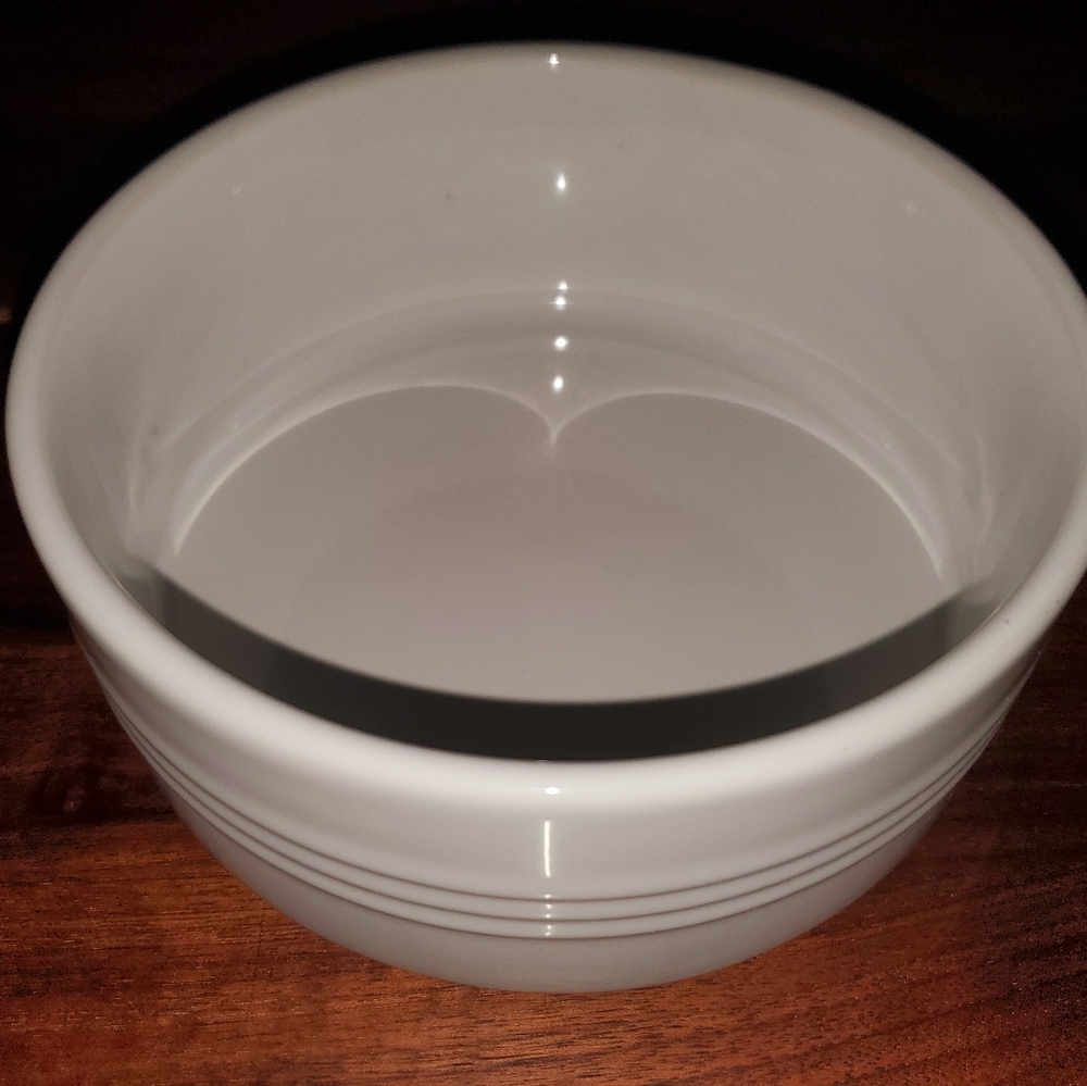 Le Creuset 1 qt. Souffle Dish In White